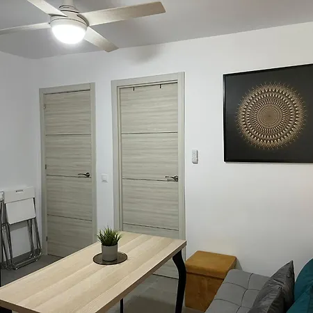 Sunny Holiday Terrace Альмуньекар